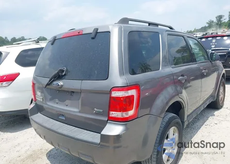 2010 Ford Escape Xlt z USA, uszkodzony, nr VIN 1FMCU9DG3AKA55265